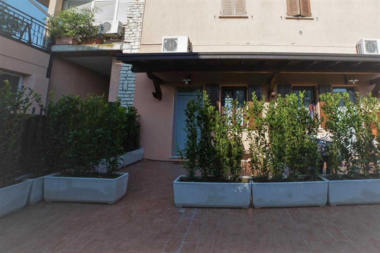 Alloro Appartamenti Sirmione Eksteriør bilde